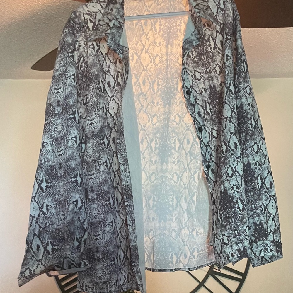 Animal print button down blouse size XL